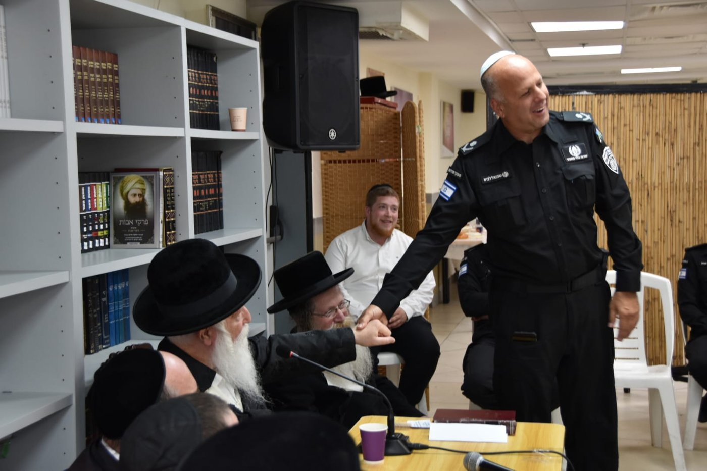 ניחום אבלים אצל הגרי"ד גרוסמן