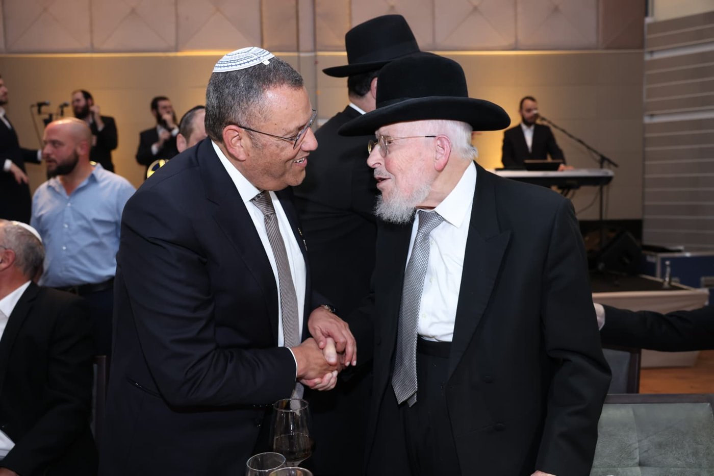 ראש העיר ירושלים ערך שבע ברכות לבתו, כולם הגיעו לברך • צפו בגלריה