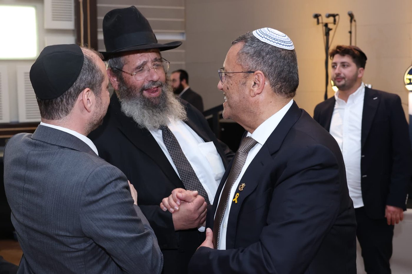 ראש העיר ירושלים ערך שבע ברכות לבתו, כולם הגיעו לברך • צפו בגלריה