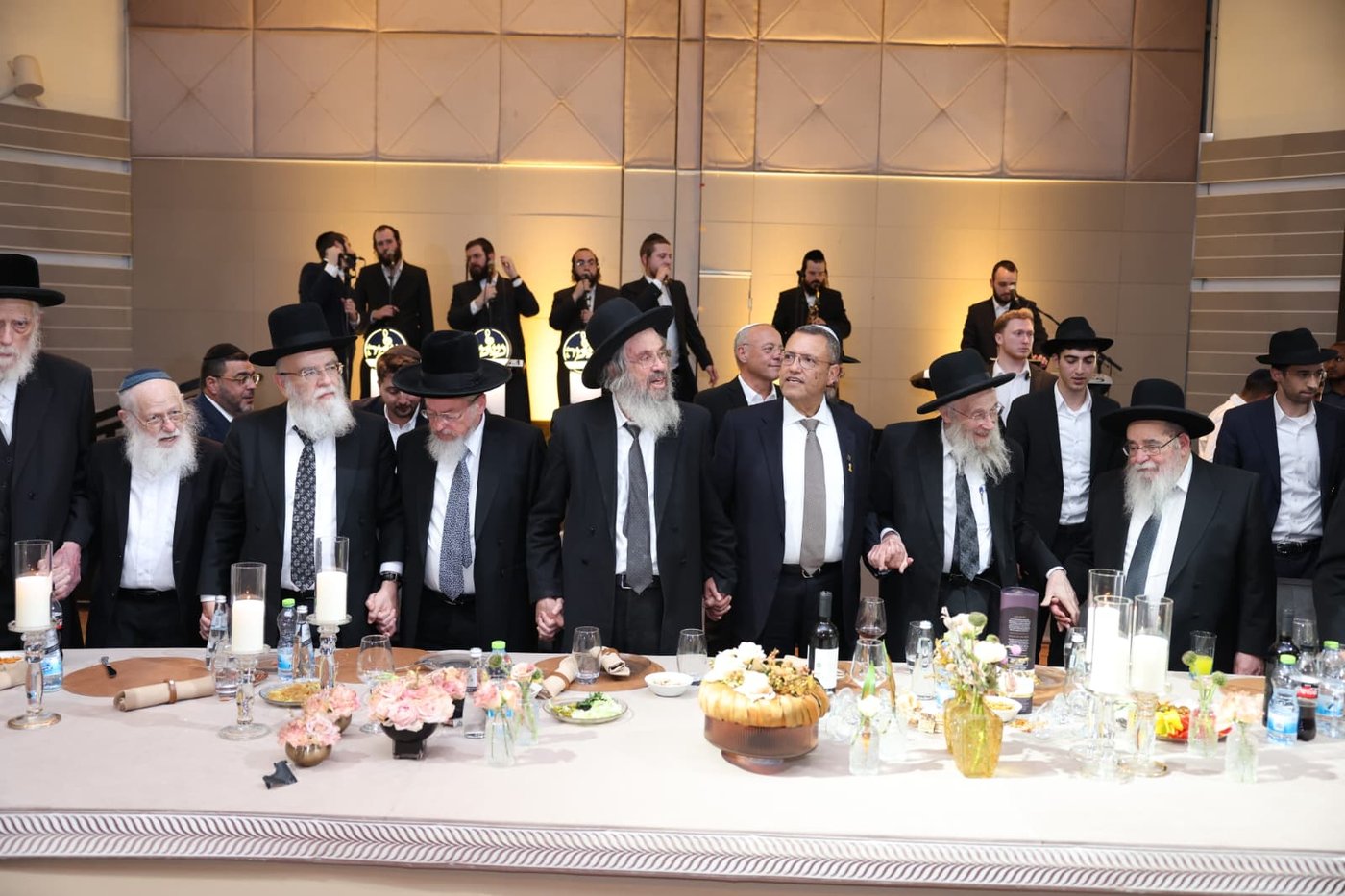 ראש העיר ירושלים ערך שבע ברכות לבתו, כולם הגיעו לברך • צפו בגלריה