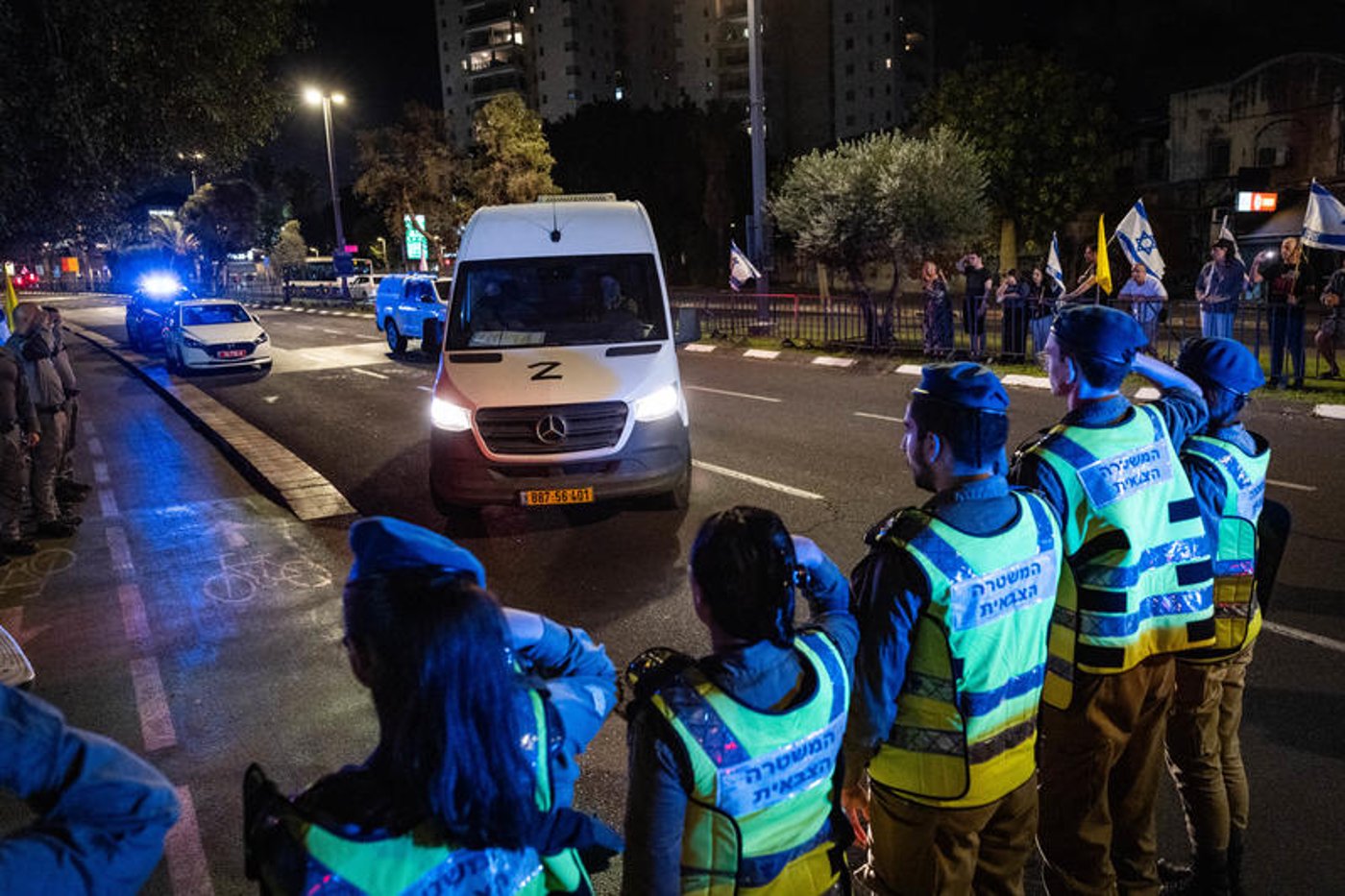 בישראל נערכים: חמאס עשוי להשיב בסוף השבוע חטופים חללים
