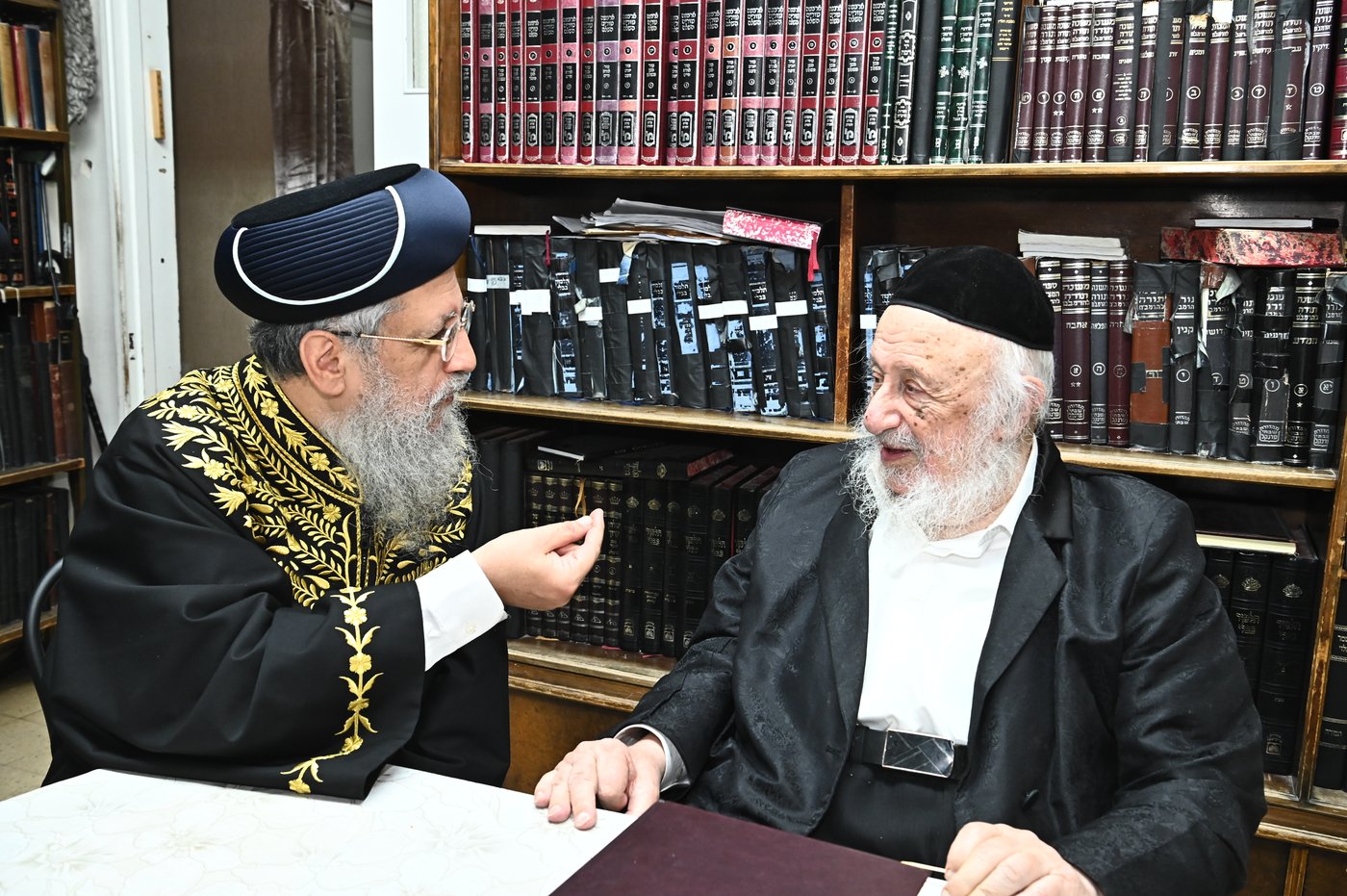 הגר"ד יוסף עם הגרב"ד פוברסקי