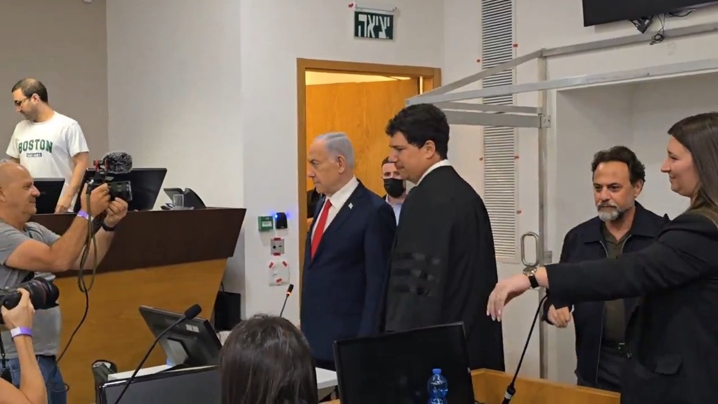 נתניהו בכניסתו למשפט