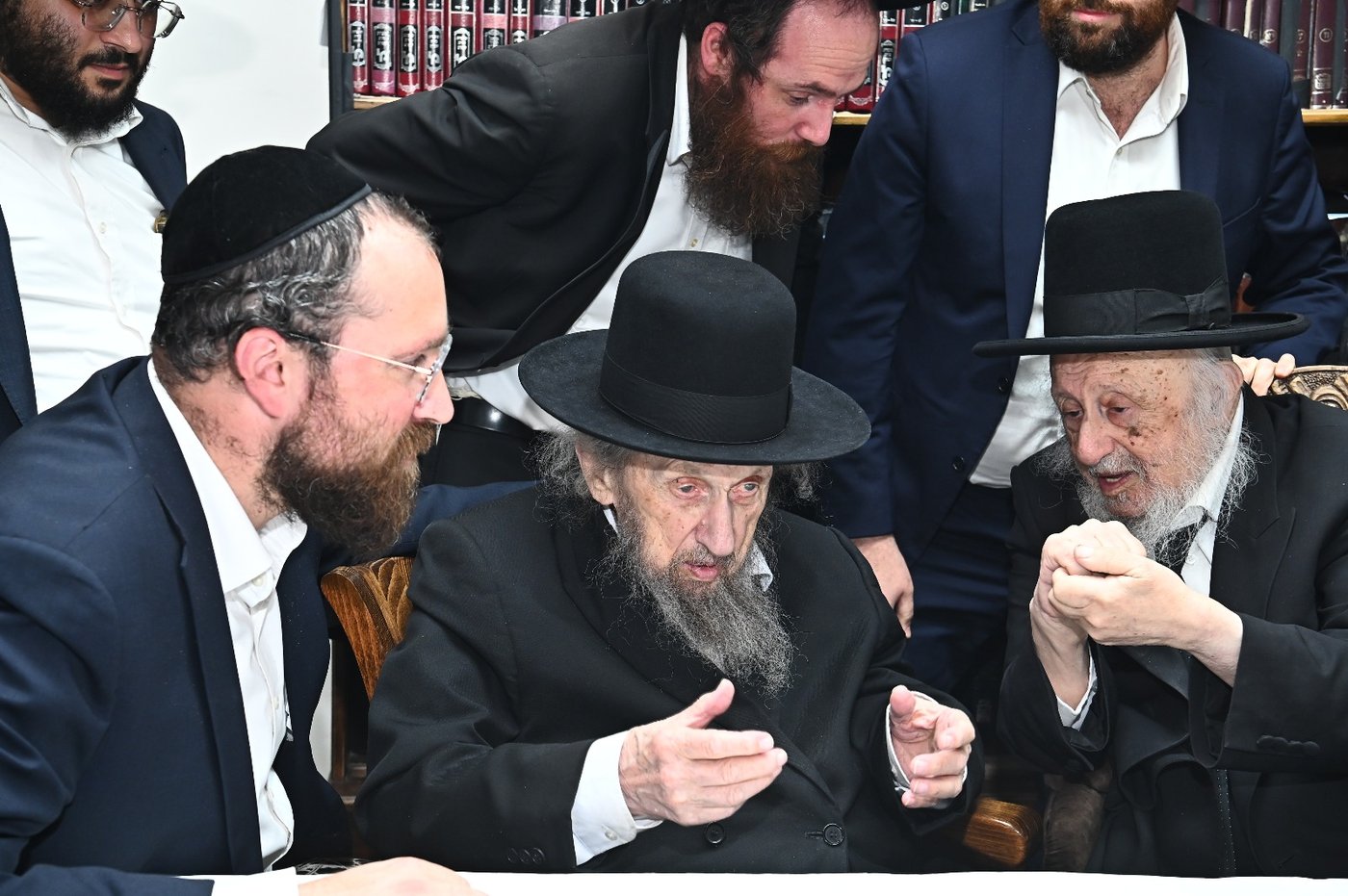 גדולי ישראל ביום חמישי האחרון במעונו של הגרב"ד פוברסקי