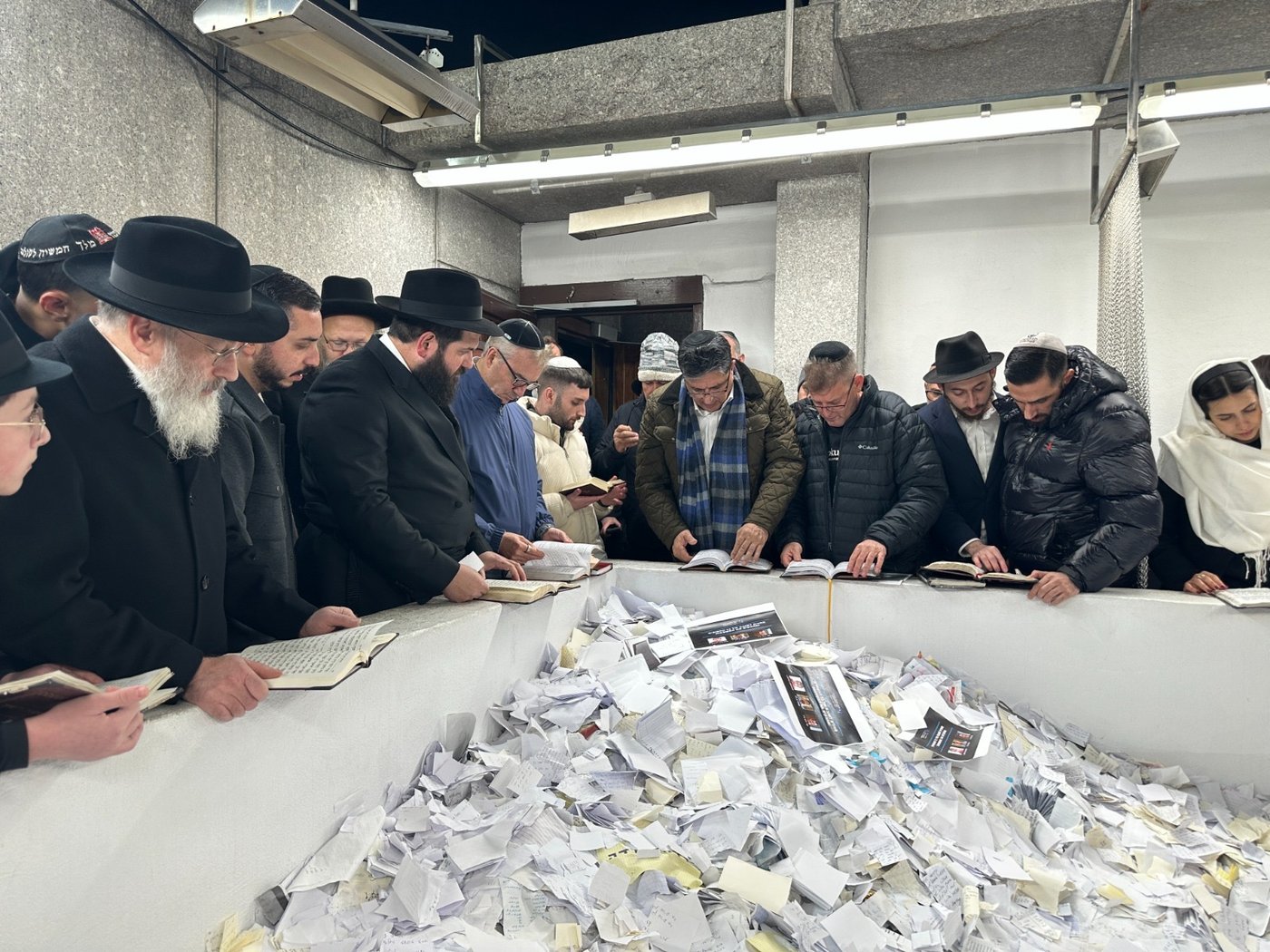 "זה כל כך מיוחד": ארבעת ניצולי השבי סגרו מעגל בתפילה מרגשת