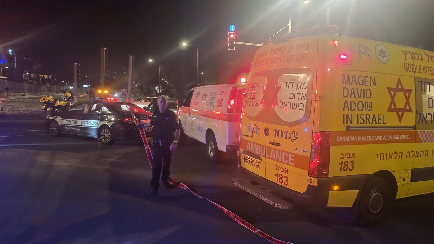 יריות ליד אוניברסיטת תל אביב: בן 30 פונה במצב קשה, רכב נמלט מהזירה