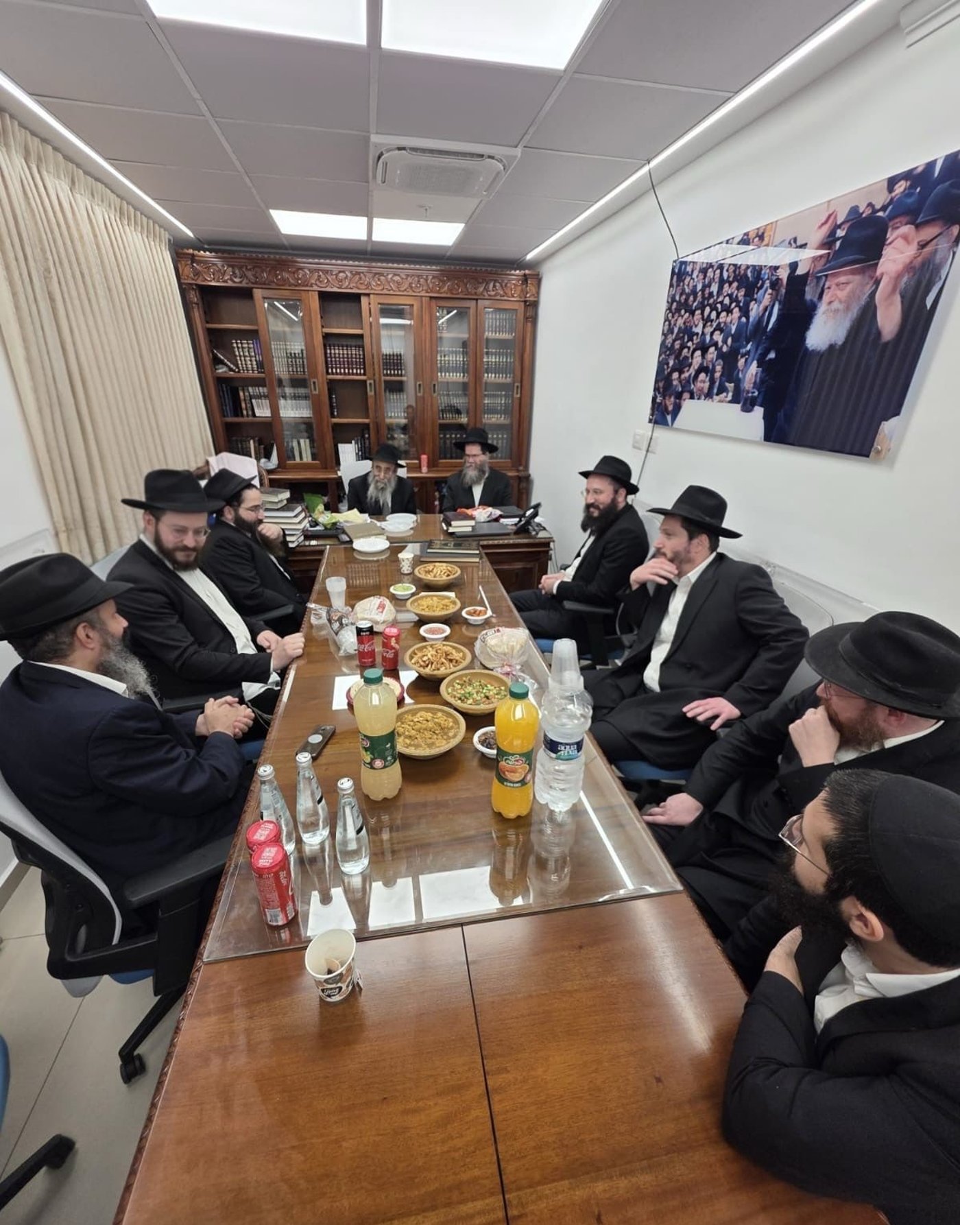 בעקבות מעצר בחורים: סבב ביקור חריג של בכירי רבני חב"ד בישיבות