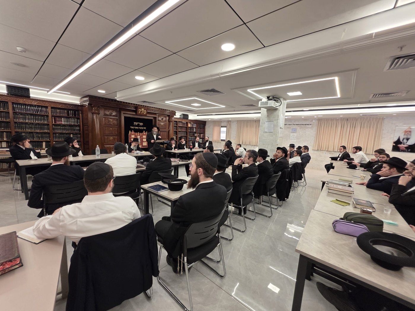 בעקבות מעצר בחורים: סבב ביקור חריג של בכירי רבני חב"ד בישיבות