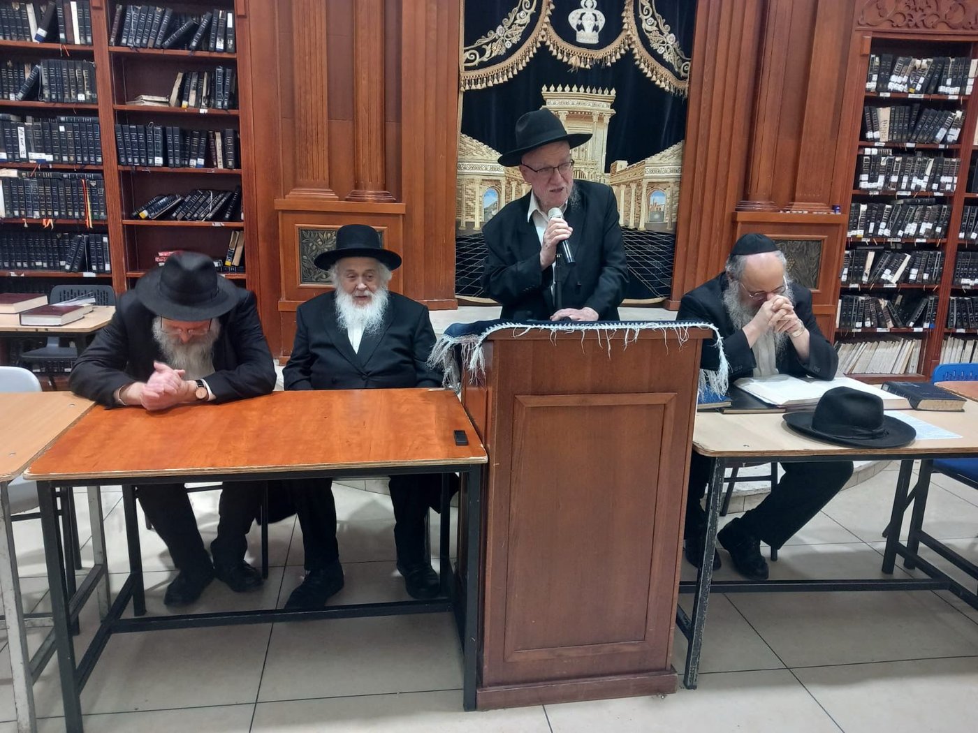 בעקבות מעצר בחורים: סבב ביקור חריג של בכירי רבני חב"ד בישיבות