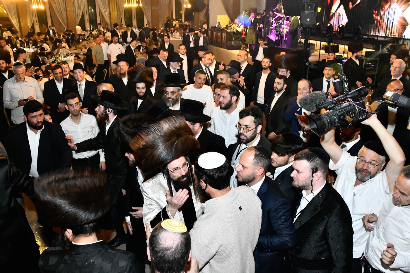 בר המצווה לבן האדמו"ר ממעז'יבוז'