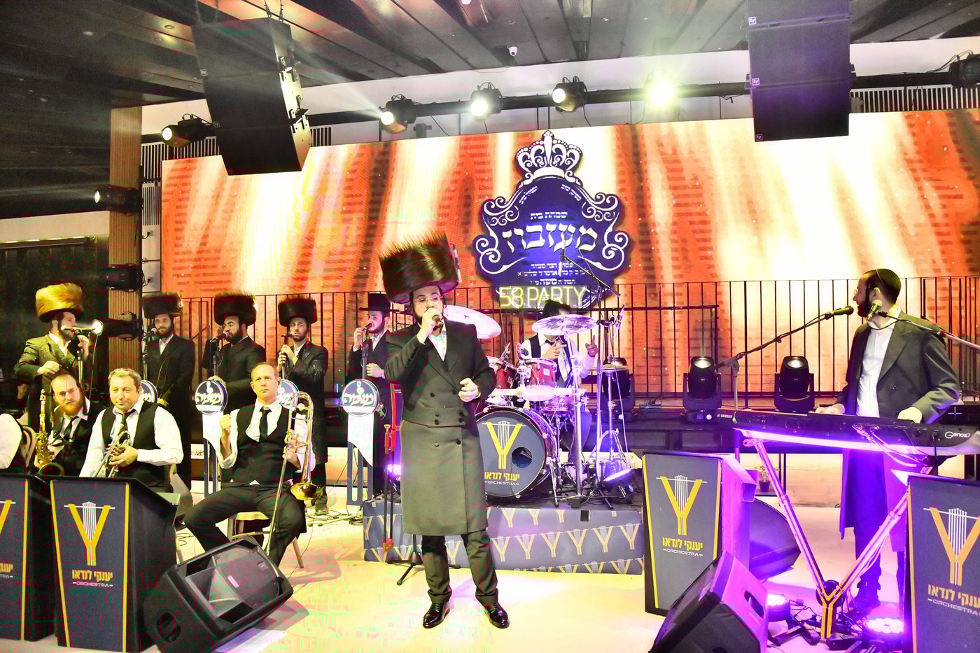 בר המצווה לבן האדמו"ר ממעז'יבוז'