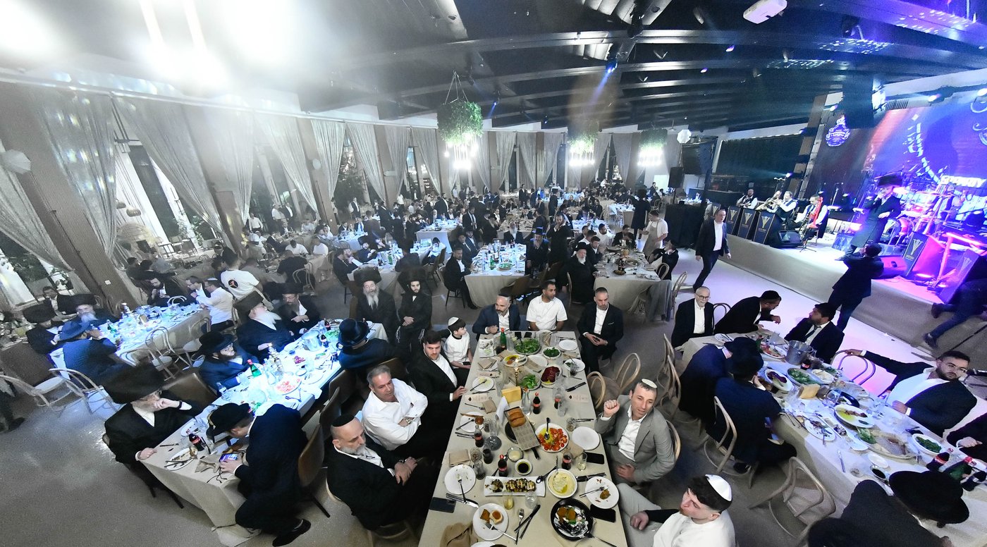 בר המצווה לבן האדמו"ר ממעז'יבוז'