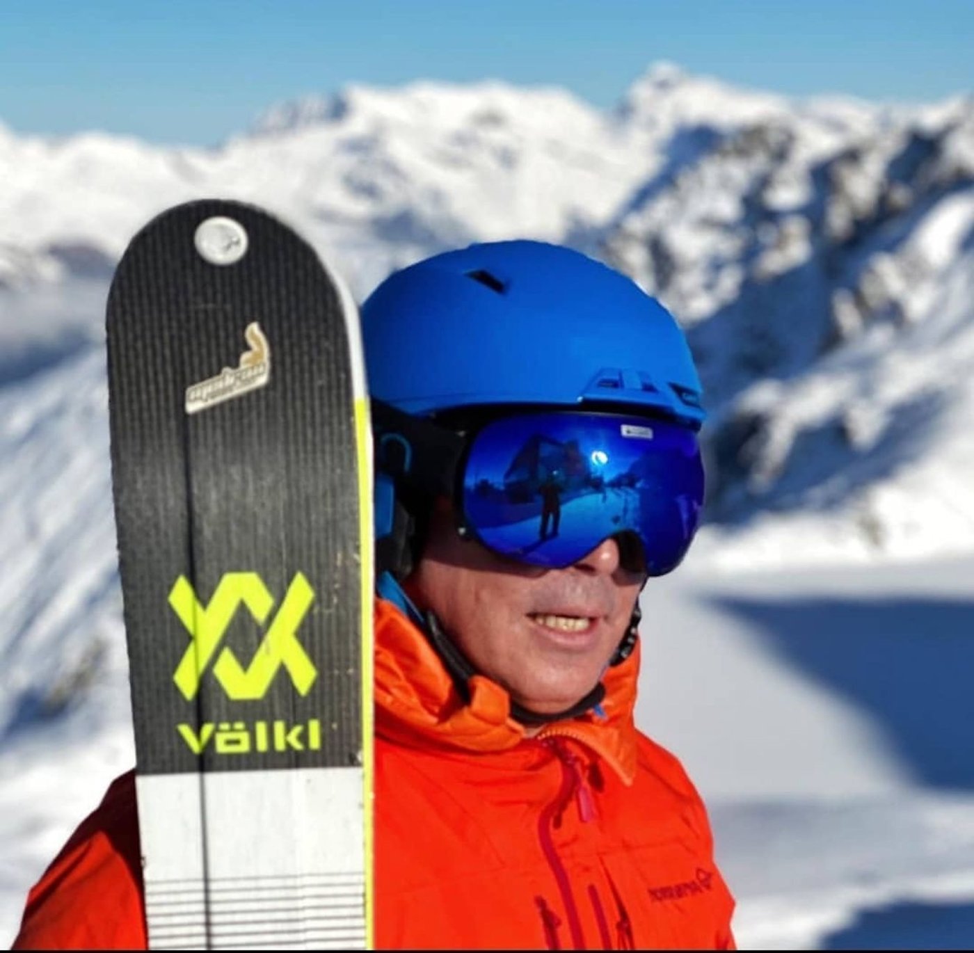 המיליארדר נעם לניר בטיול סקי