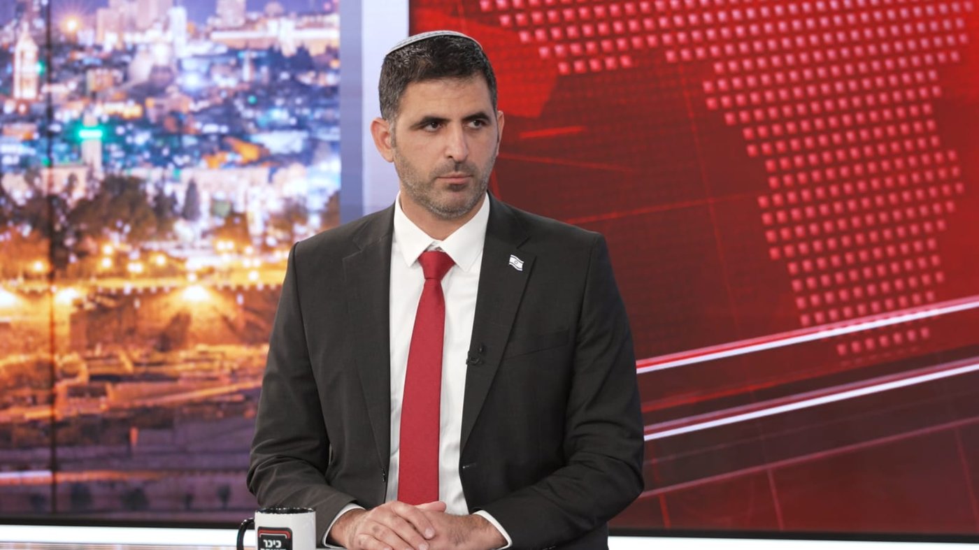 השר שלמה קרעי באולפן 'כיכר השבת'