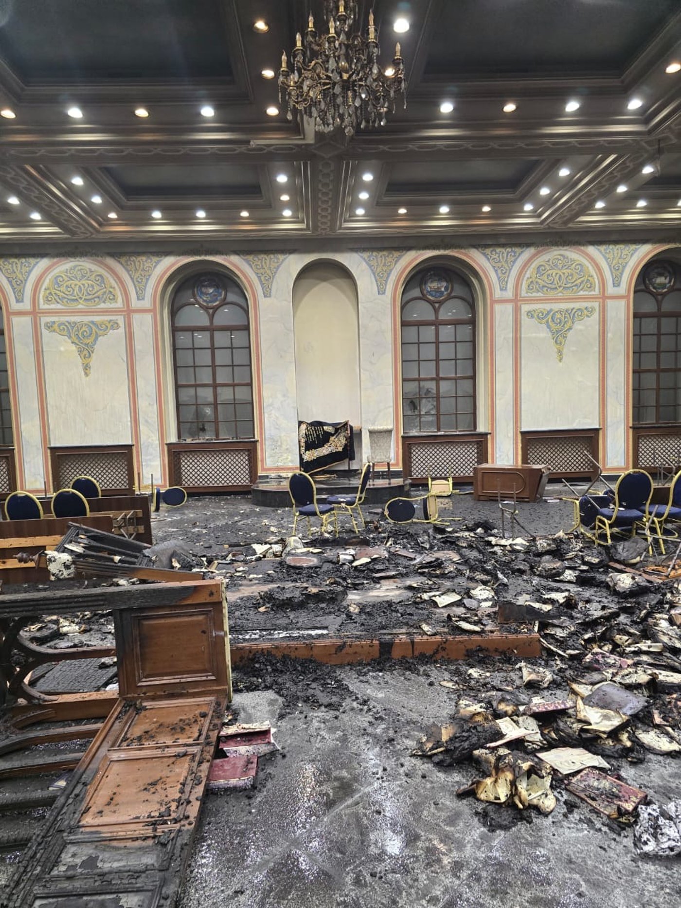 ה"קלויז קדישא" של סאדיגורה הוצת בידי מתמודד נפש | תיעוד מההרס הכבד