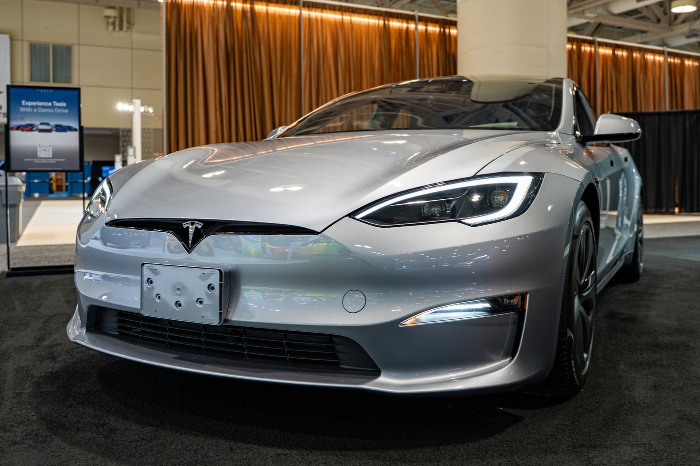 השקת טסלה. אילסוטרציה