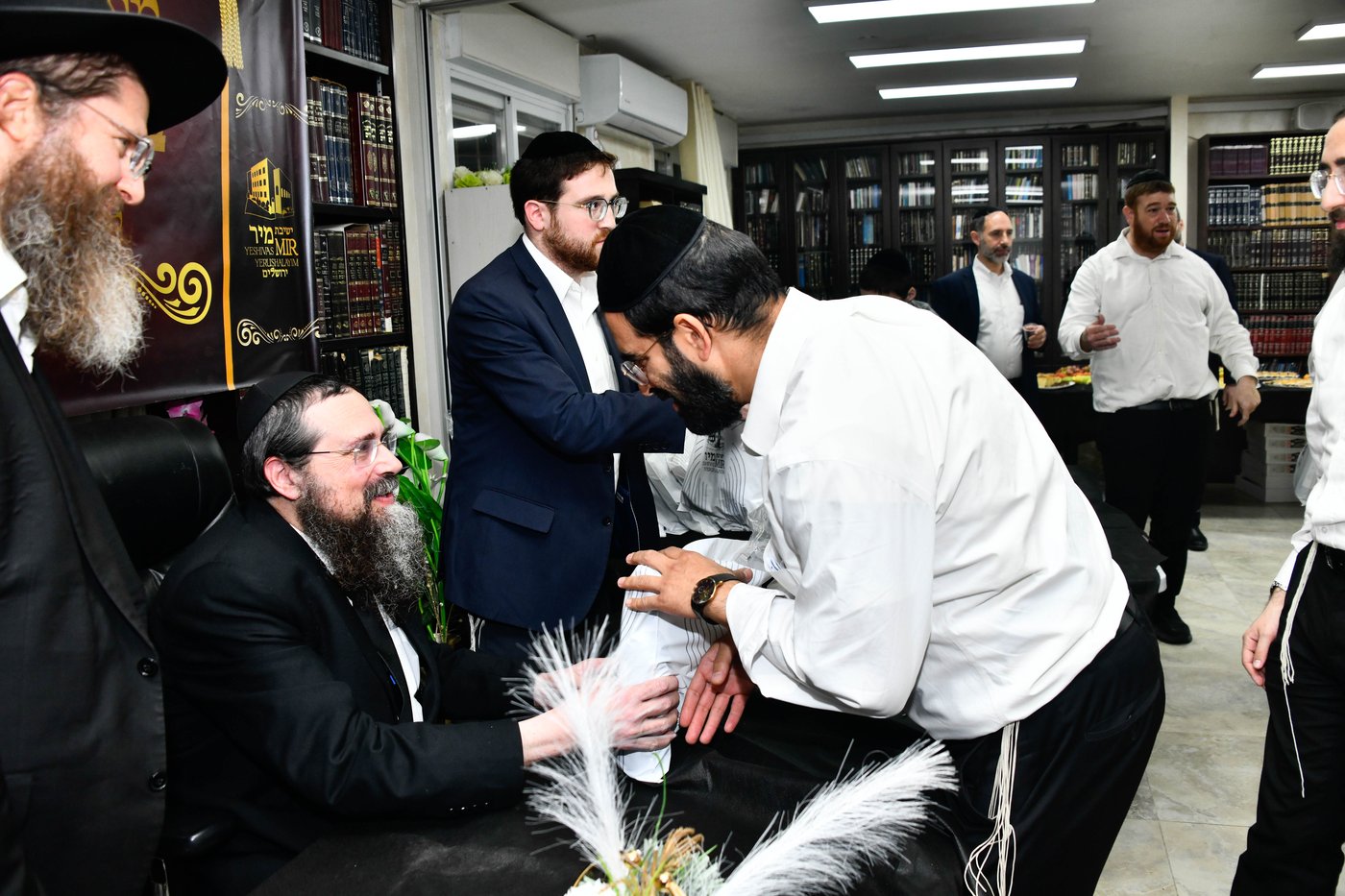 סיום הש"ס בישיבת מיר