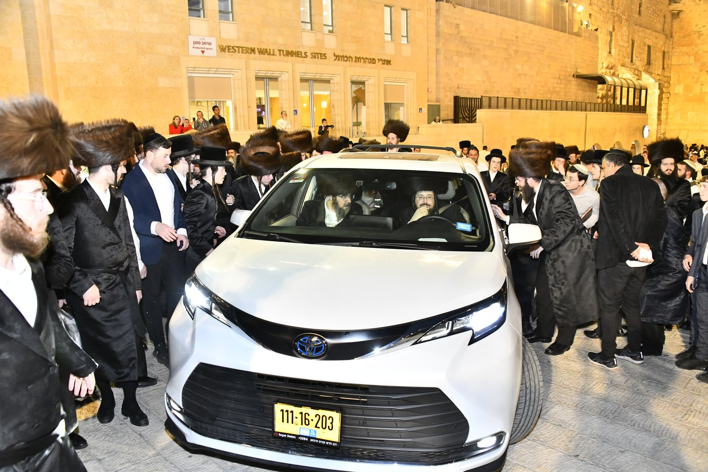 שבת מקדש מלך במכנובקא בעלזא