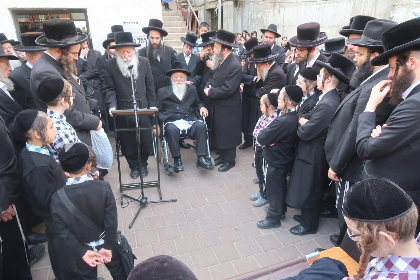  הלווית הרבנית טוביאס ע''ה 