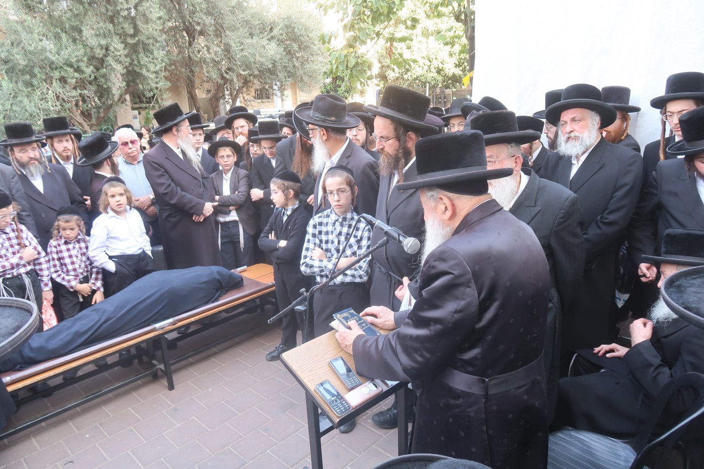  הלווית הרבנית טוביאס ע''ה 