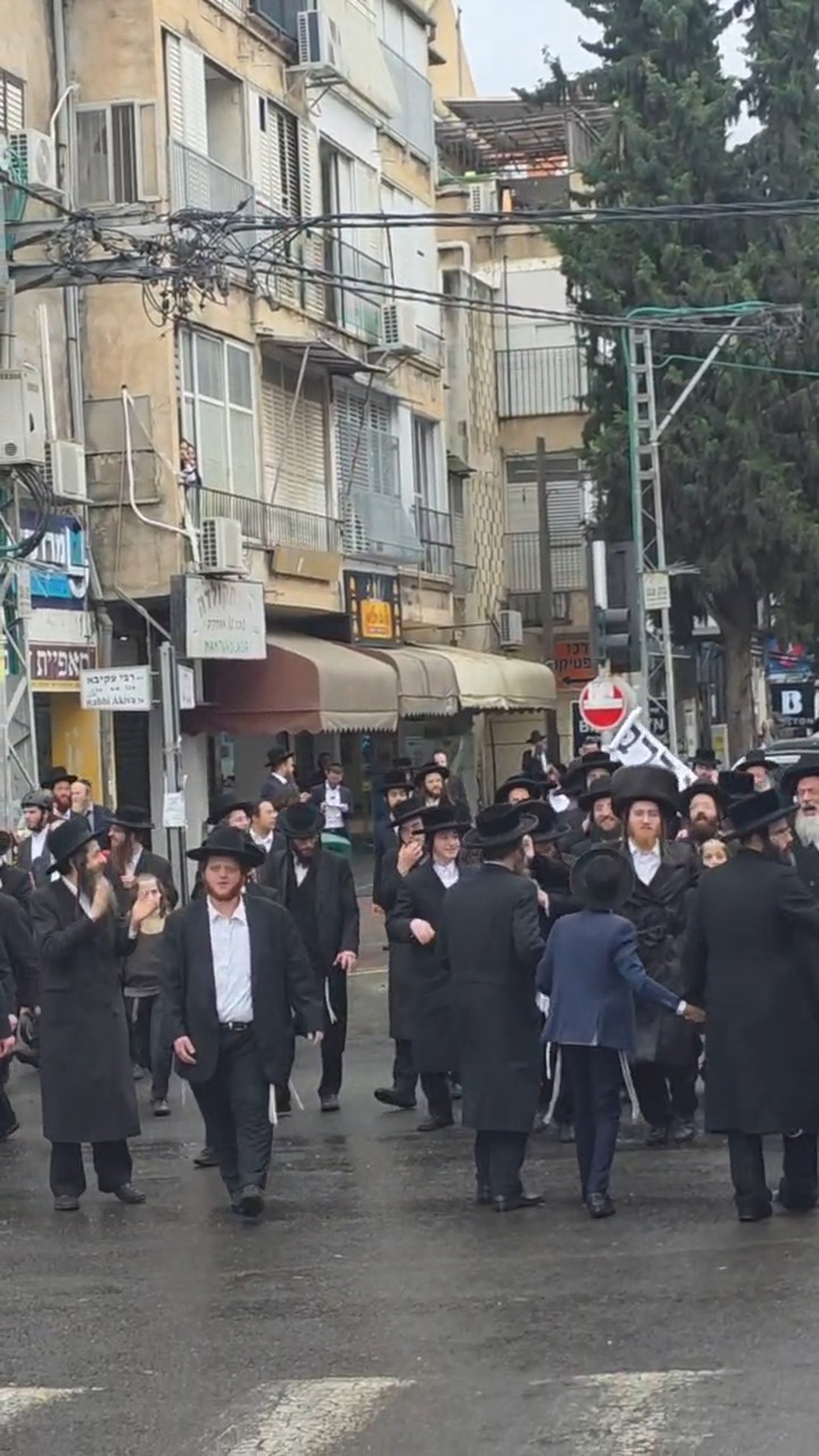 למרות הגשם: רחובות בני ברק רעדו בתהלוכה לכבוד האסיר ששוחרר מכלא 10