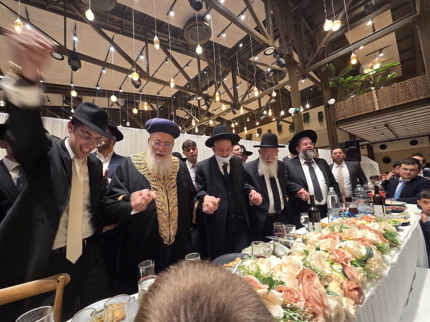 שמחת נישואי נכדו של רבי יצחק כהן 