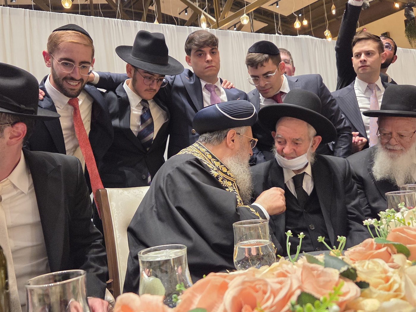 שמחת נישואי נכדו של רבי יצחק כהן 