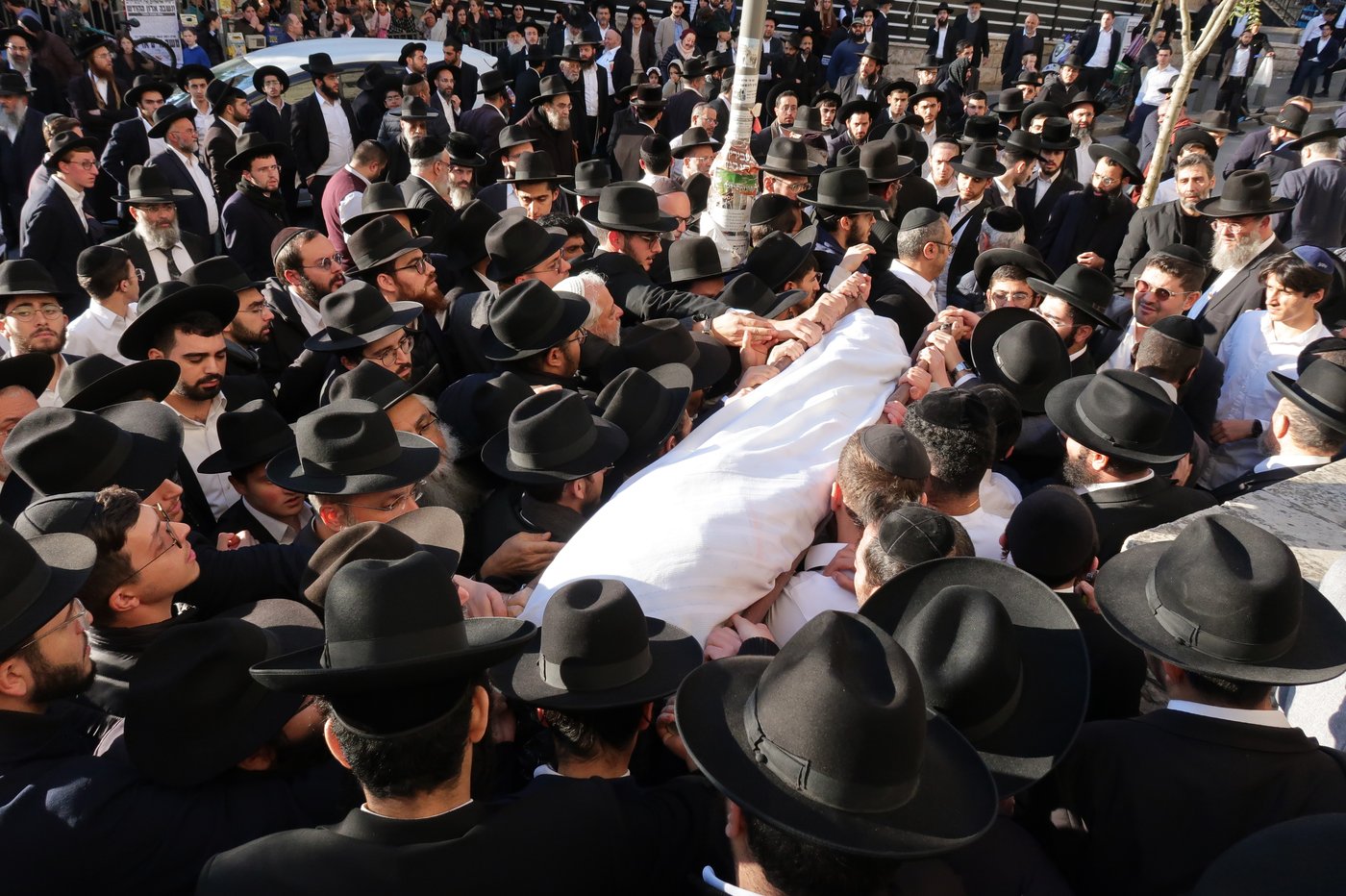 מסע הלווית הגה"צ רבי משה חיים אריה זצ"ל