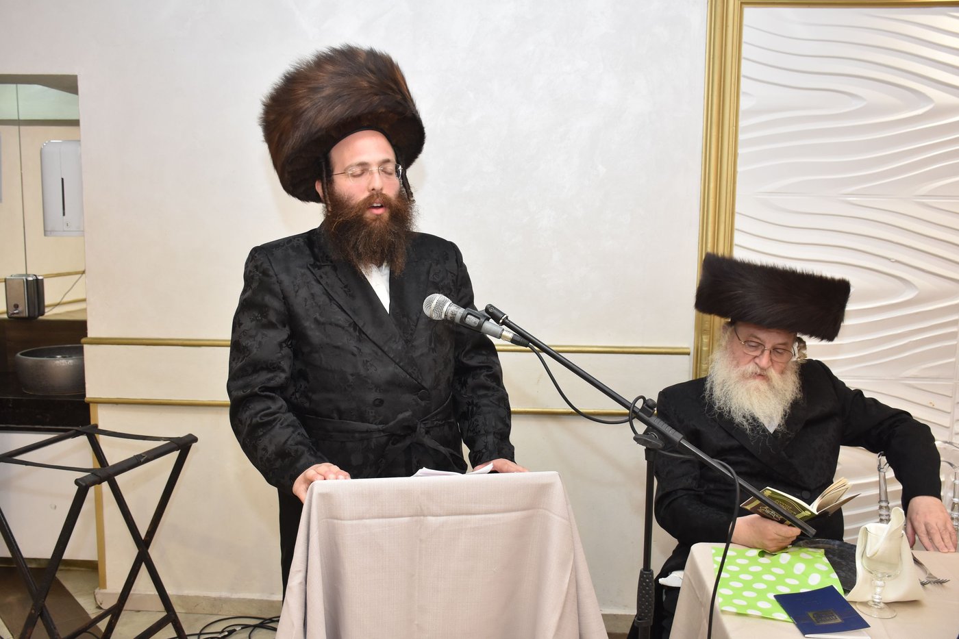 סעודת הילולא ודינר ב'פנים מאירות' - להורות נתן