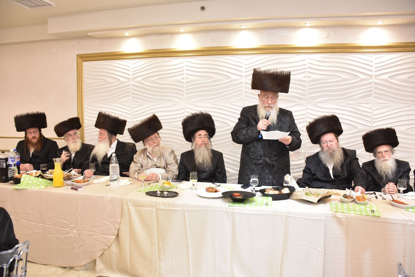 סעודת הילולא ודינר ב'פנים מאירות' - להורות נתן