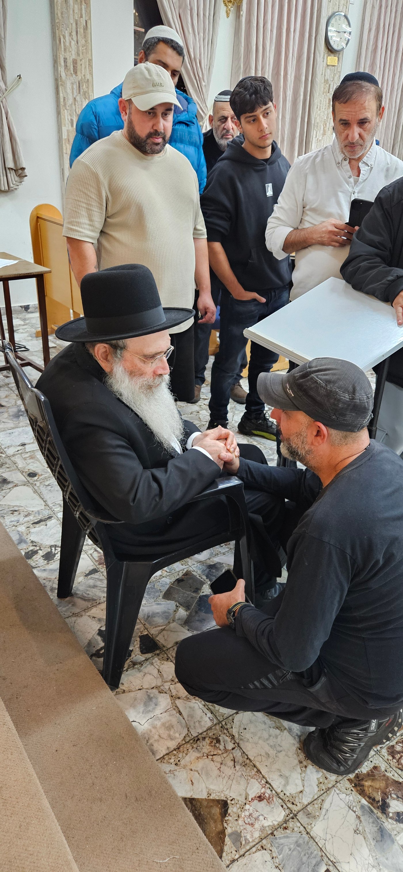 הגר"ש שטיינמן במסע חיזוק בעיר חולון