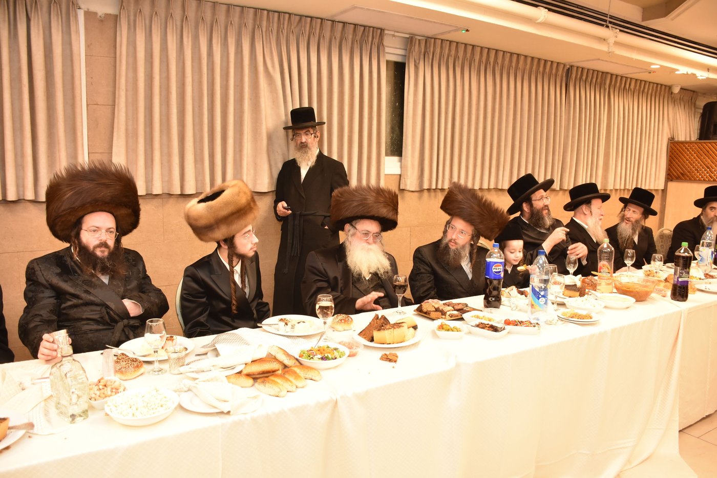 שמחת בית מכנובקא בעלזא - שאץ