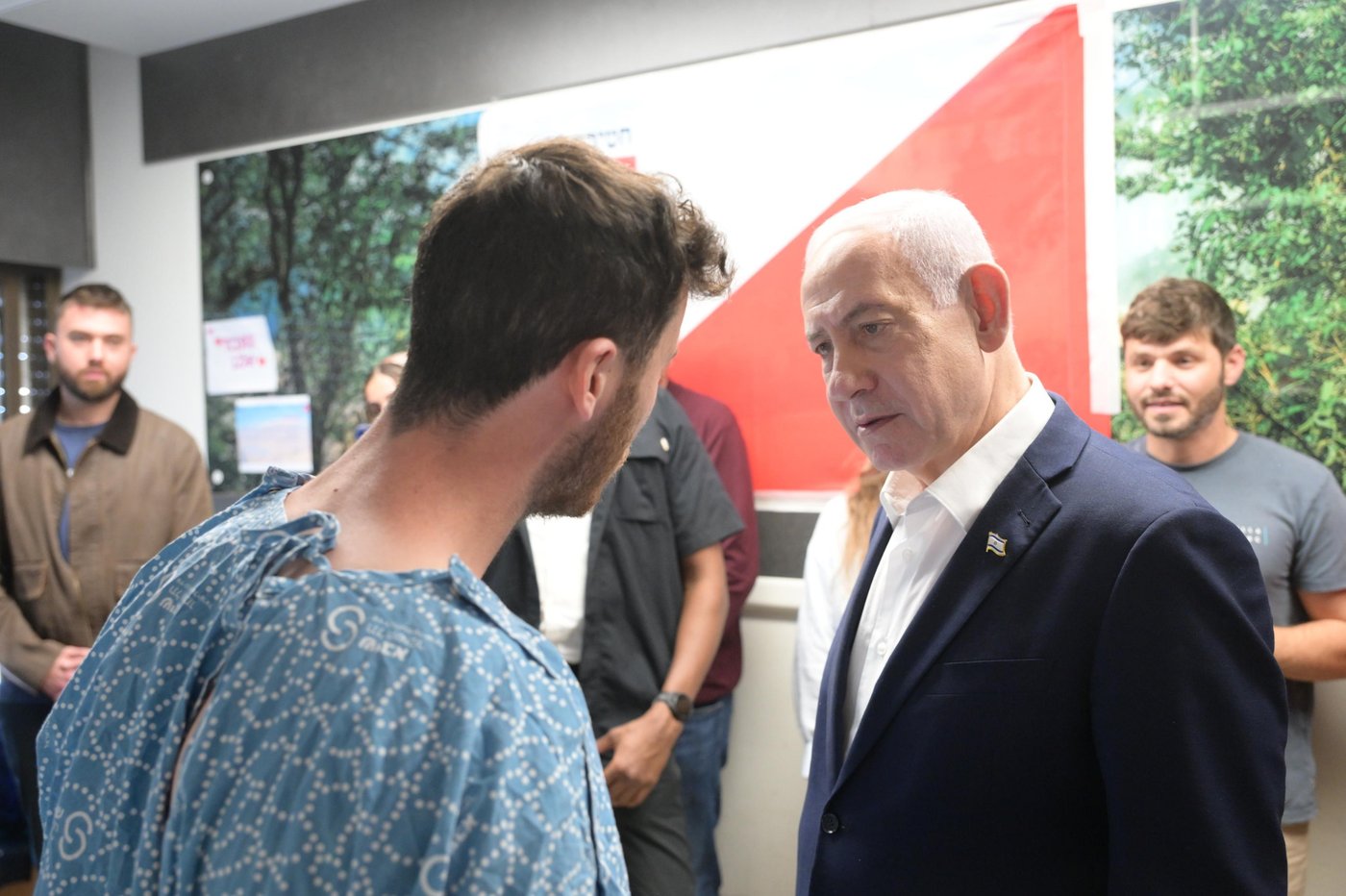 בביקור אצל החיילים שנפצעו