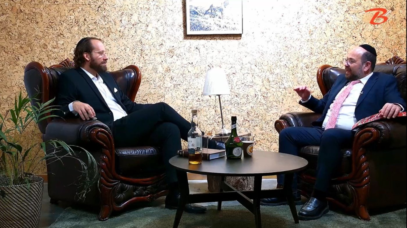 באולפני "ברדוגו לייב" עם עו"ד ליאו זקס