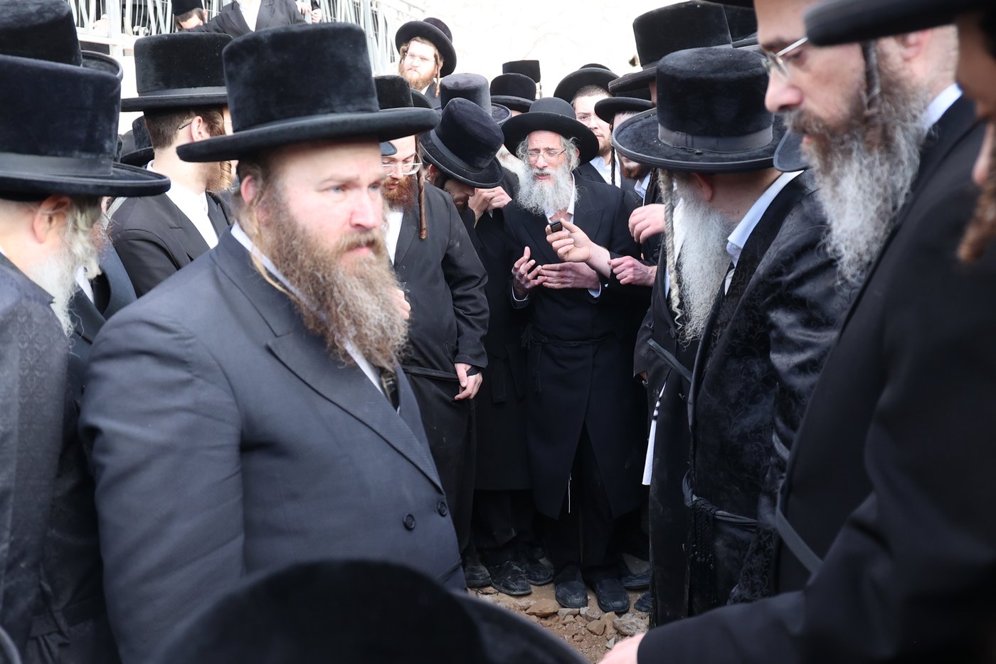 מסע הלויית הגה"צ אב"ד ערלוי ביתר זצ"ל