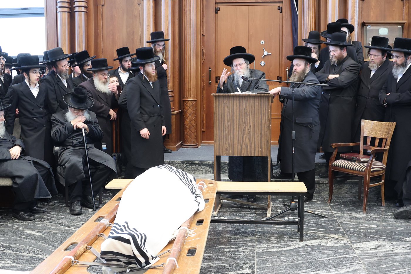 מסע הלויית הגה"צ אב"ד ערלוי ביתר זצ"ל