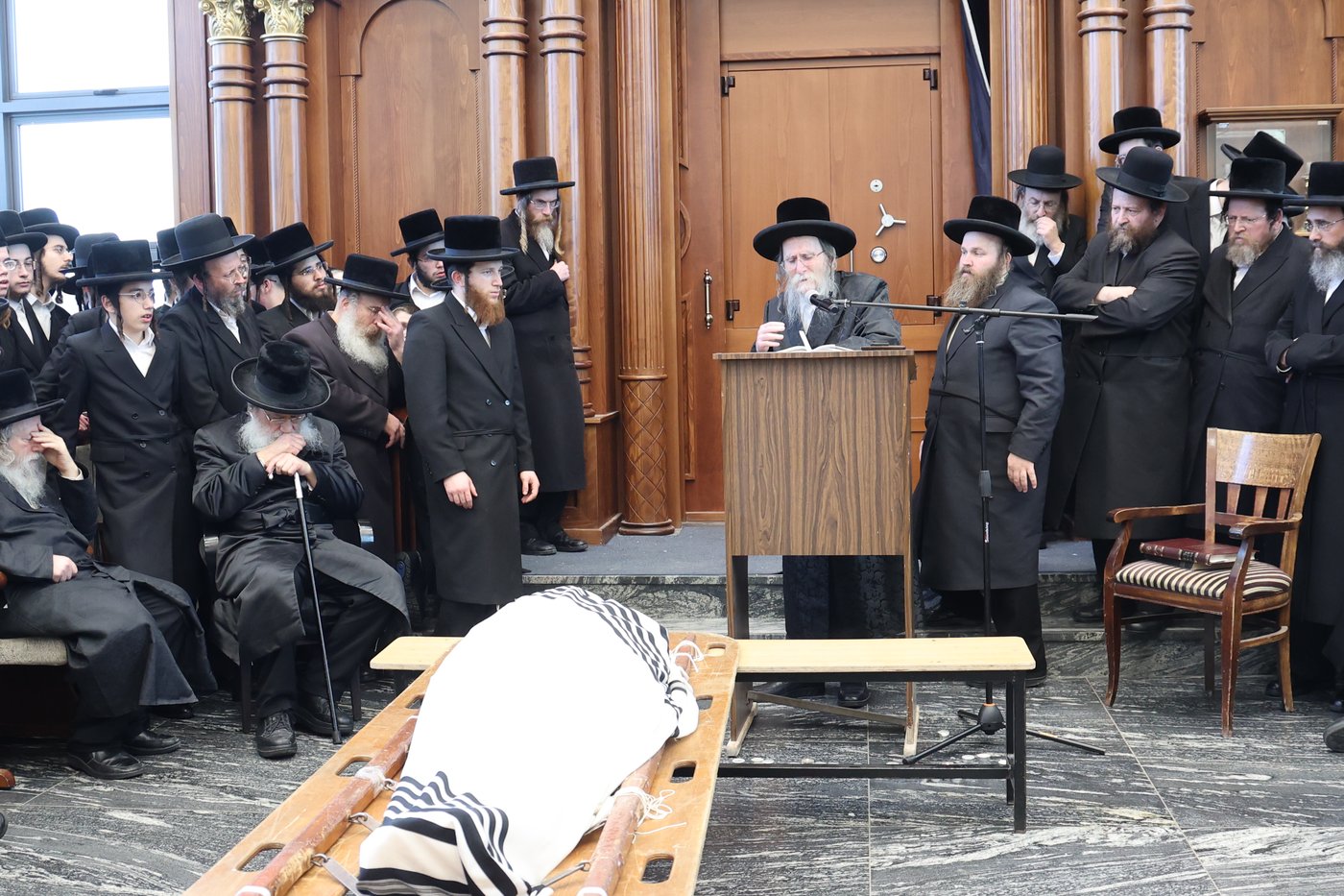 מסע הלויית הגה"צ אב"ד ערלוי ביתר זצ"ל