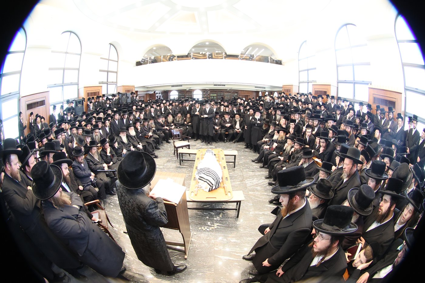 מסע הלויית הגה"צ אב"ד ערלוי ביתר זצ"ל