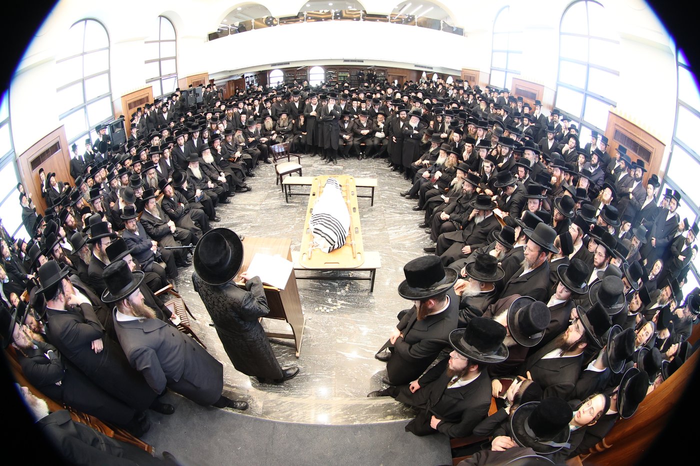 מסע הלויית הגה"צ אב"ד ערלוי ביתר זצ"ל