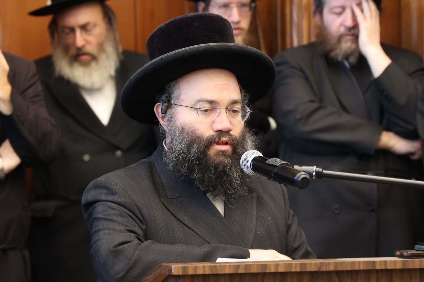 מסע הלויית הגה"צ אב"ד ערלוי ביתר זצ"ל