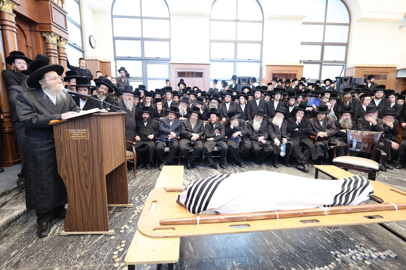 מסע הלויית הגה"צ אב"ד ערלוי ביתר זצ"ל