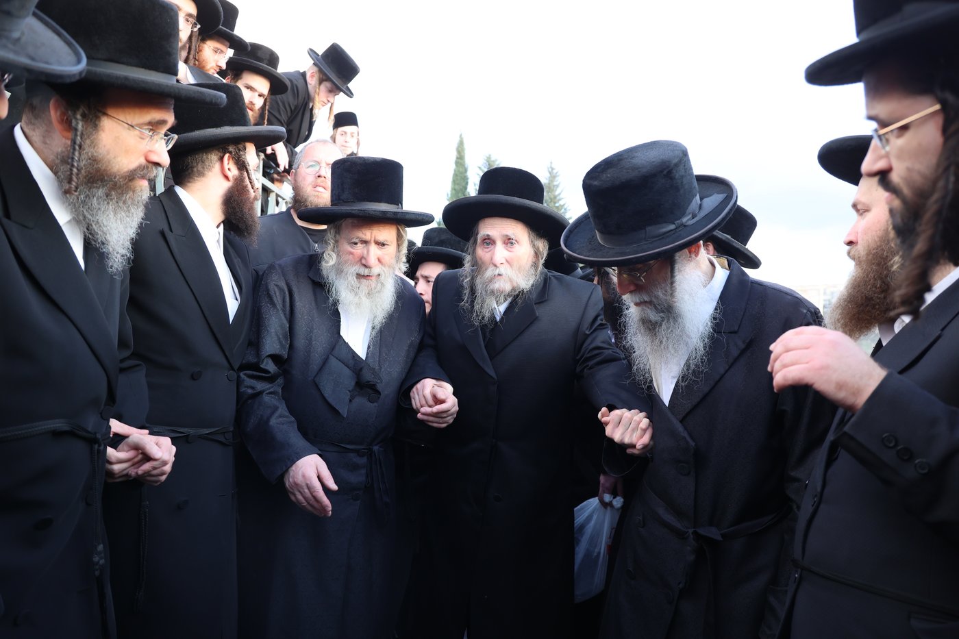 מסע הלויית הגה"צ אב"ד ערלוי ביתר זצ"ל