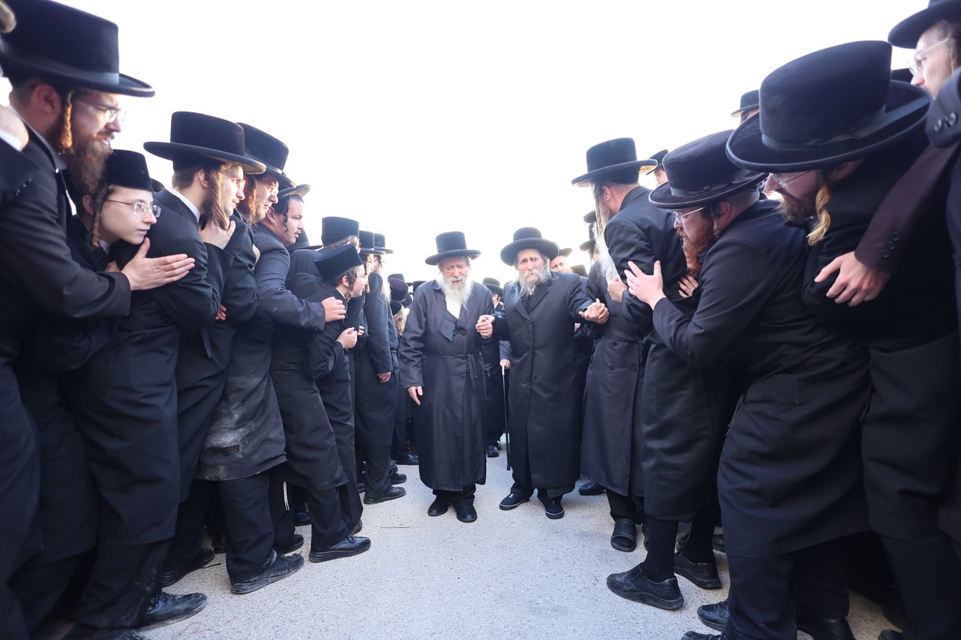 מסע הלויית הגה"צ אב"ד ערלוי ביתר זצ"ל