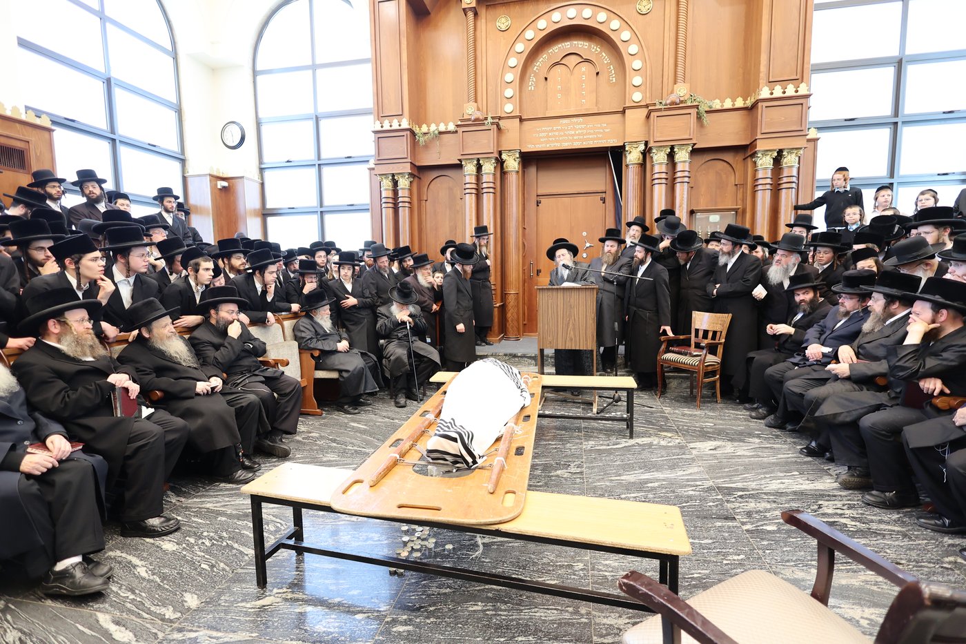 מסע הלויית הגה"צ אב"ד ערלוי ביתר זצ"ל