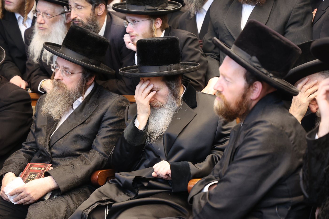 מסע הלויית הגה"צ אב"ד ערלוי ביתר זצ"ל