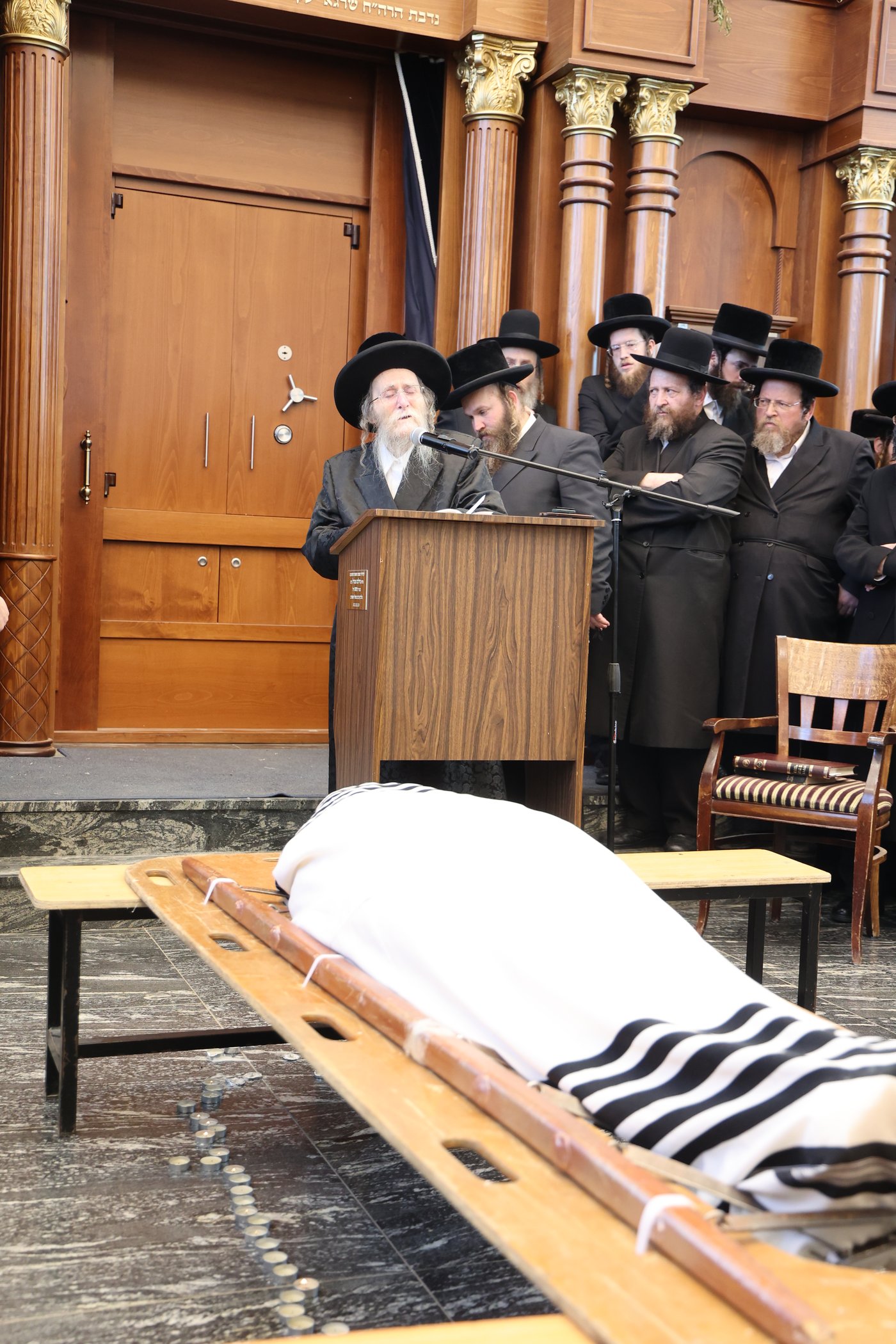 מסע הלויית הגה"צ אב"ד ערלוי ביתר זצ"ל