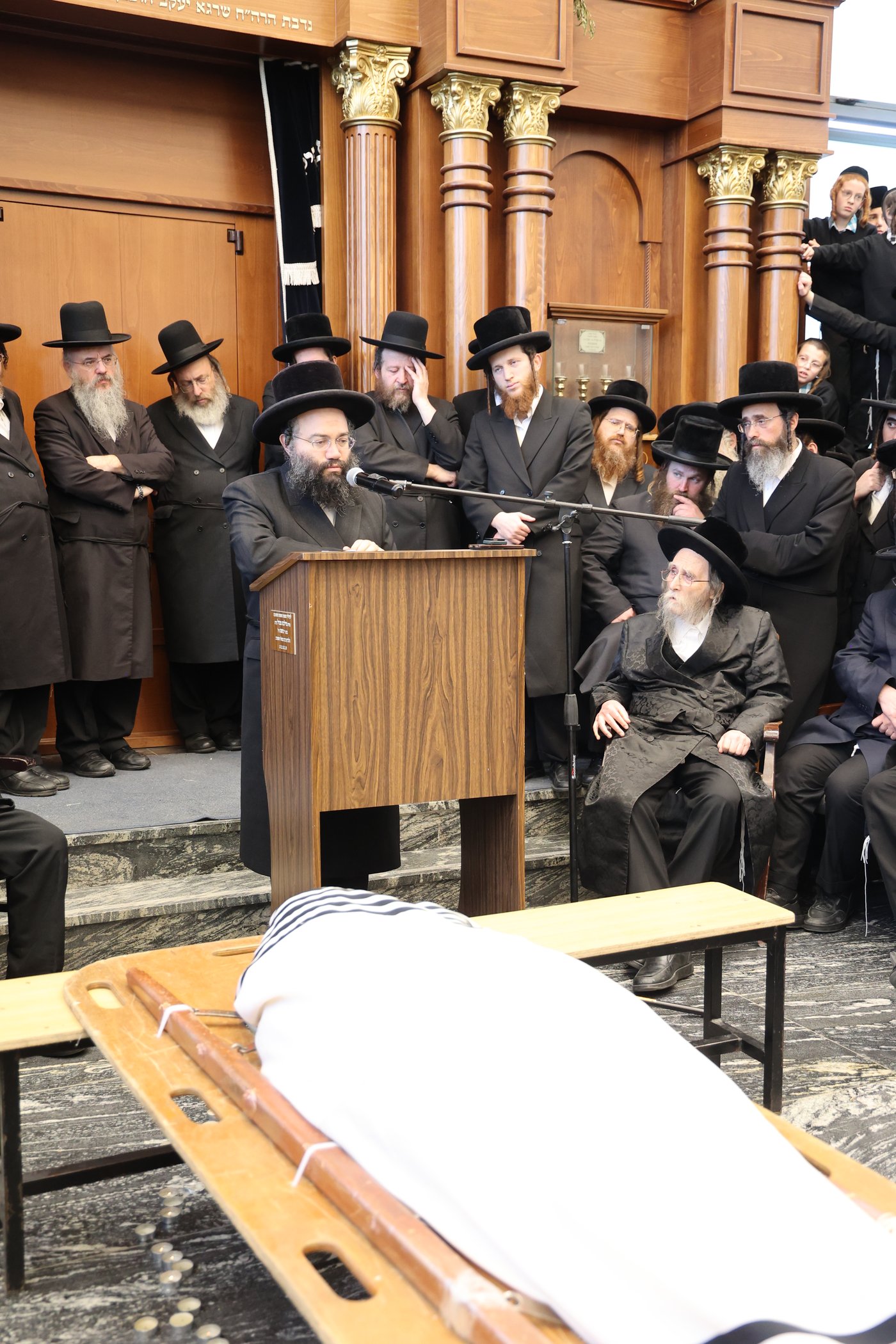 מסע הלויית הגה"צ אב"ד ערלוי ביתר זצ"ל