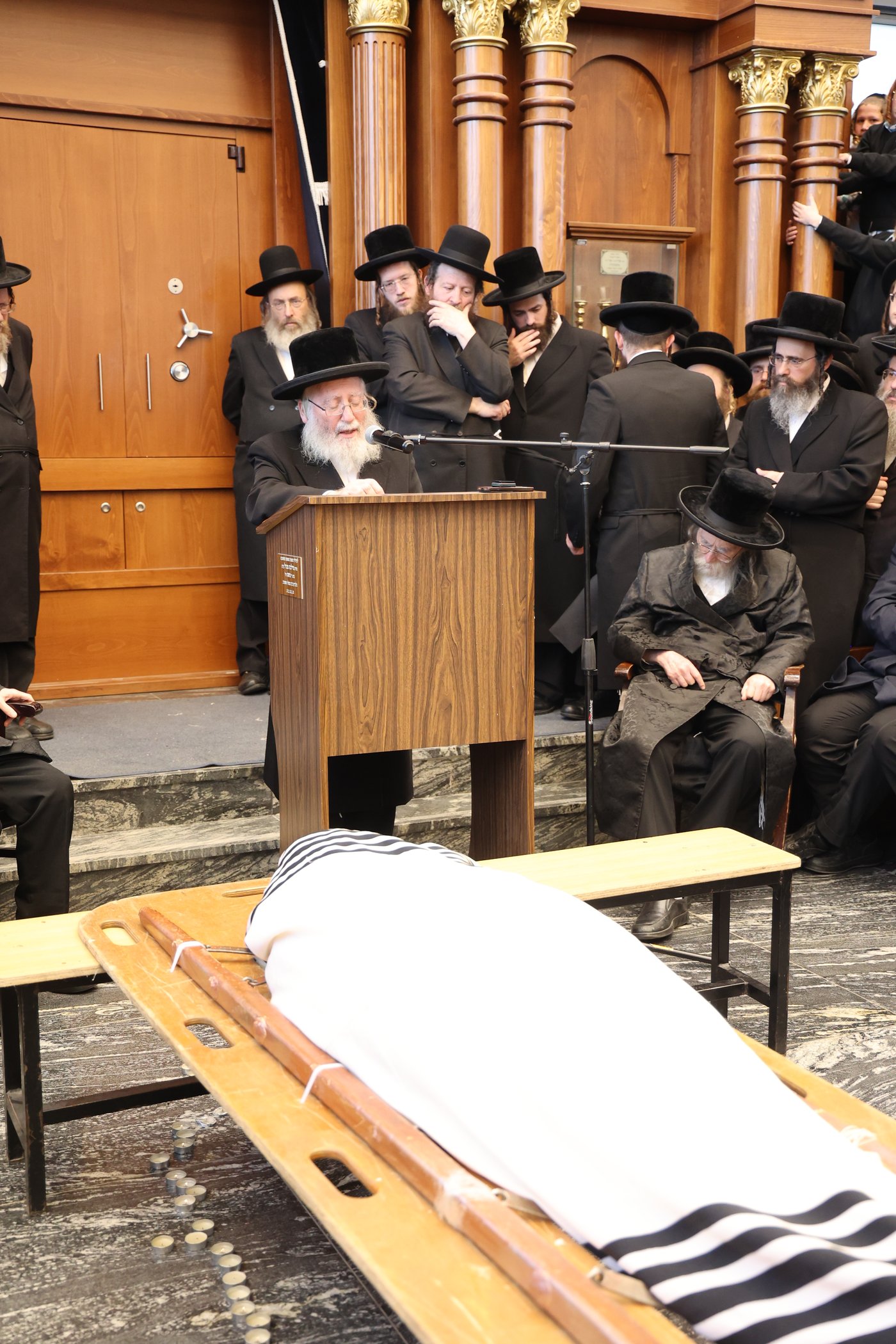 מסע הלויית הגה"צ אב"ד ערלוי ביתר זצ"ל