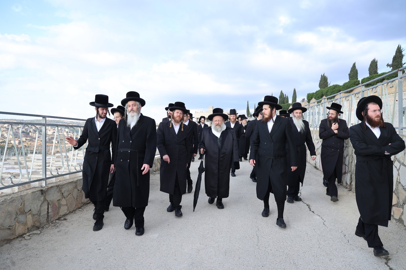 מסע הלויית הגה"צ אב"ד ערלוי ביתר זצ"ל