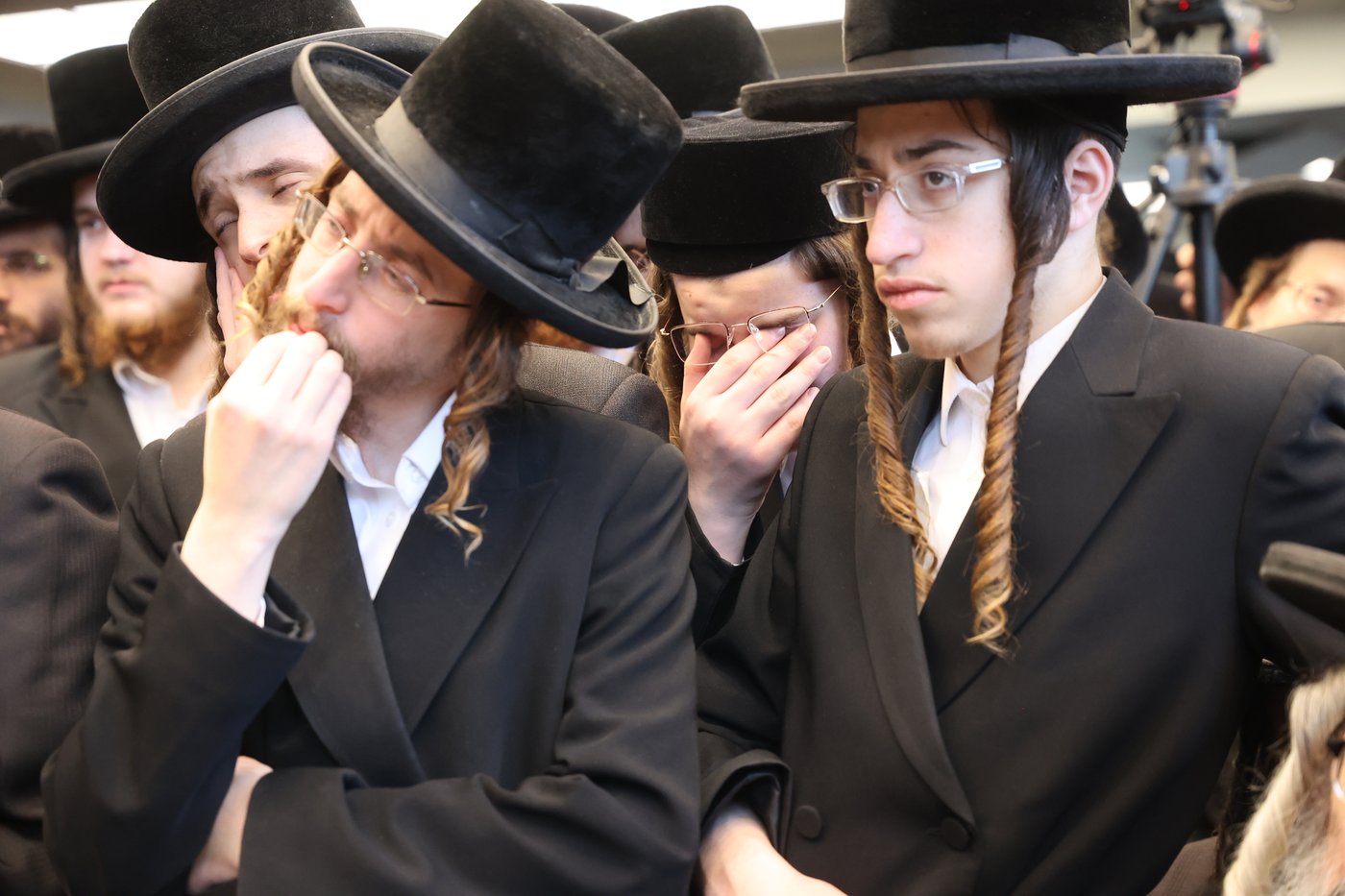 מסע הלויית הגה"צ אב"ד ערלוי ביתר זצ"ל